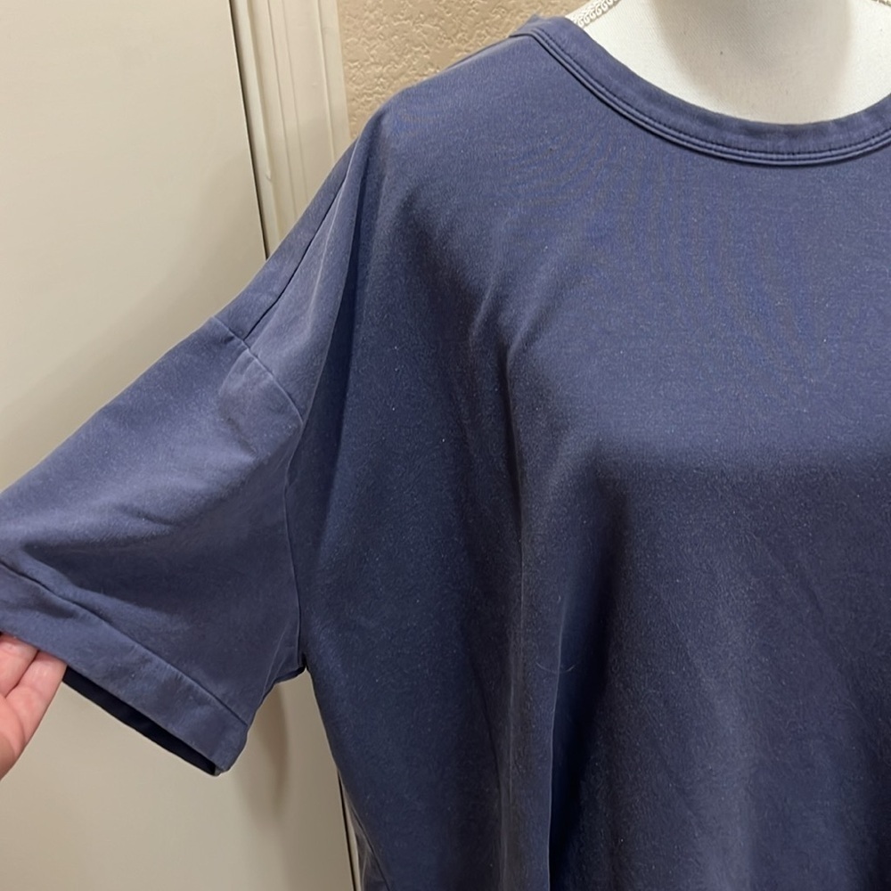 F21 plus t shirt dress with open back - Picture 2 of 5